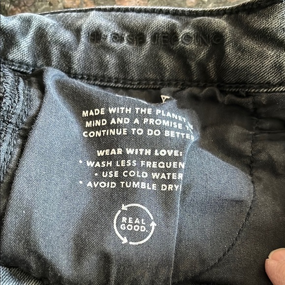 AMERICAN EAGLE | Distressed Black Hi-Rise Jeggings - Picture 8 of 10